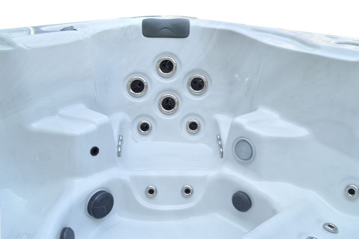 4A10 outdoor indoor hot tub