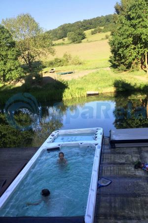 Kolam Renang Spa 4D00